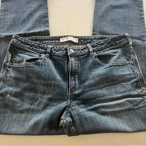 EUC Lee Stright Leg Jeans